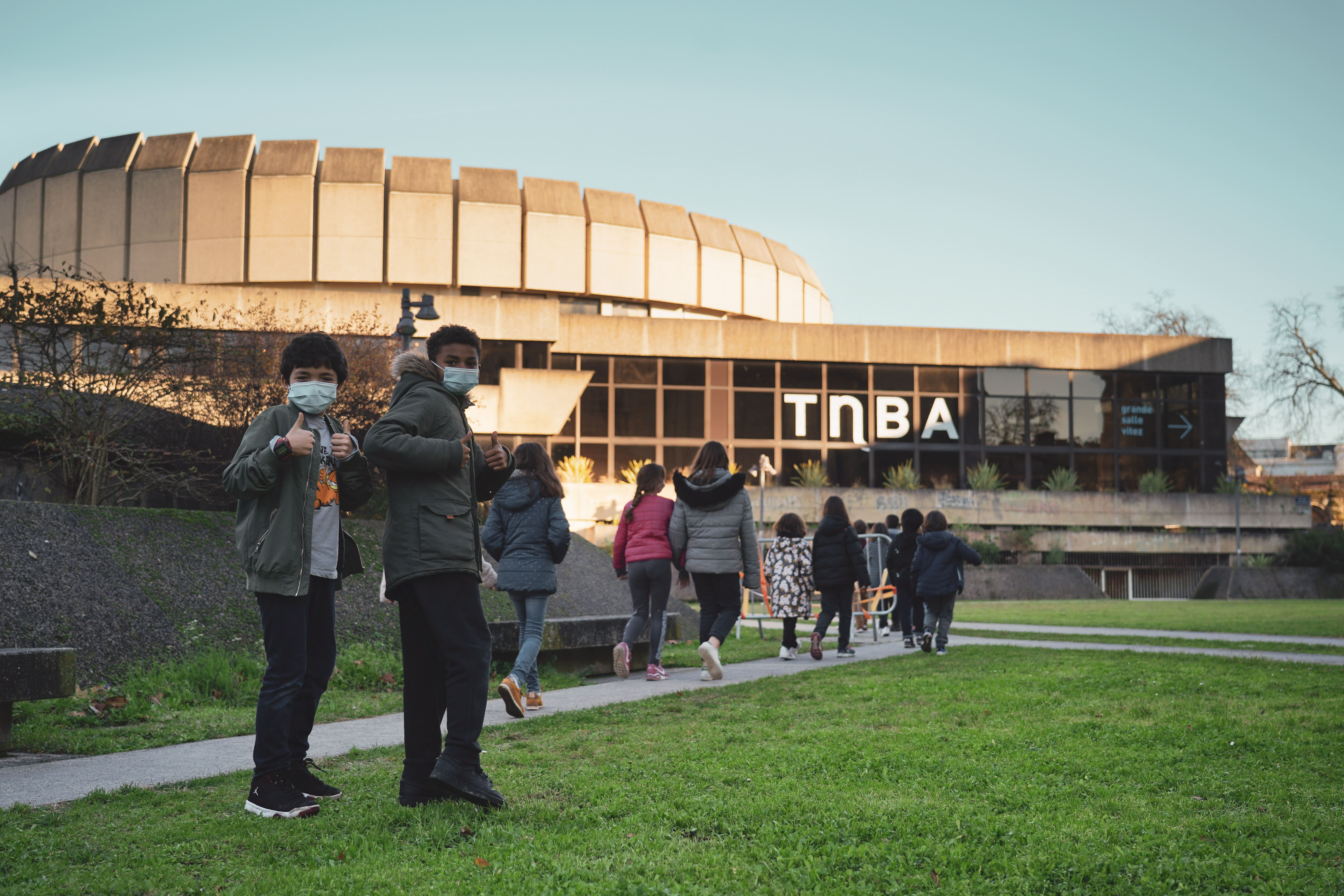 Visite du TnBA par des élèves